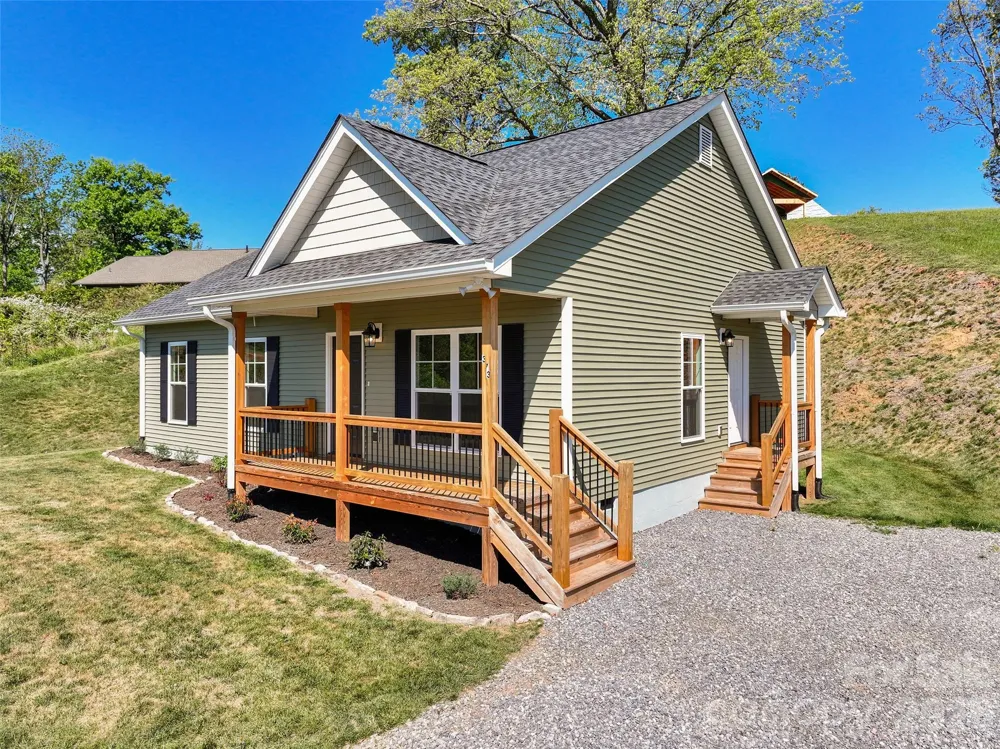 373 Barefoot Ridge Clyde, NC 28721