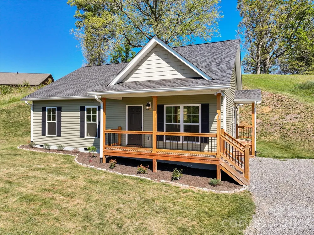 373 Barefoot Ridge Clyde, NC 28721
