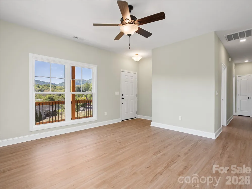 373 Barefoot Ridge Clyde, NC 28721
