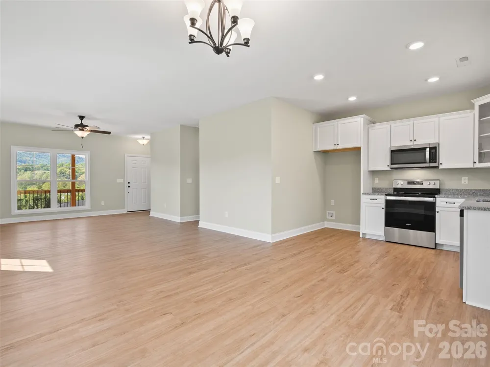 373 Barefoot Ridge Clyde, NC 28721