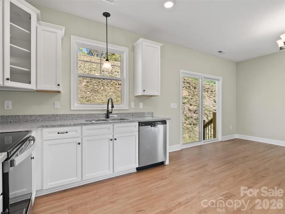 373 Barefoot Ridge Clyde, NC 28721