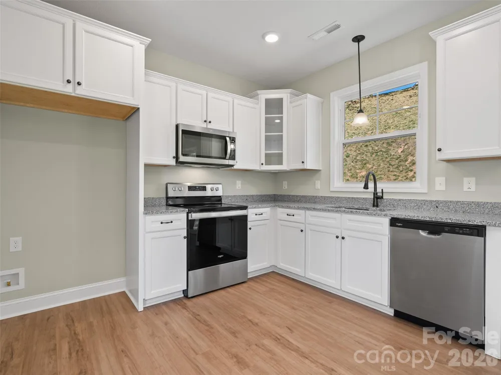 373 Barefoot Ridge Clyde, NC 28721