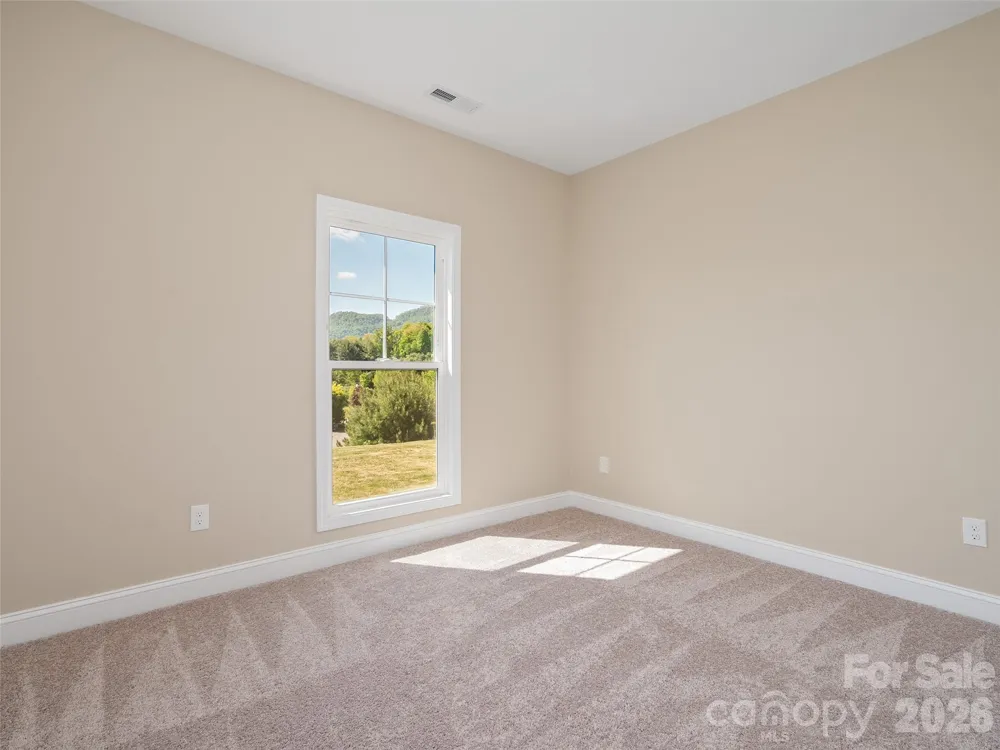 373 Barefoot Ridge Clyde, NC 28721