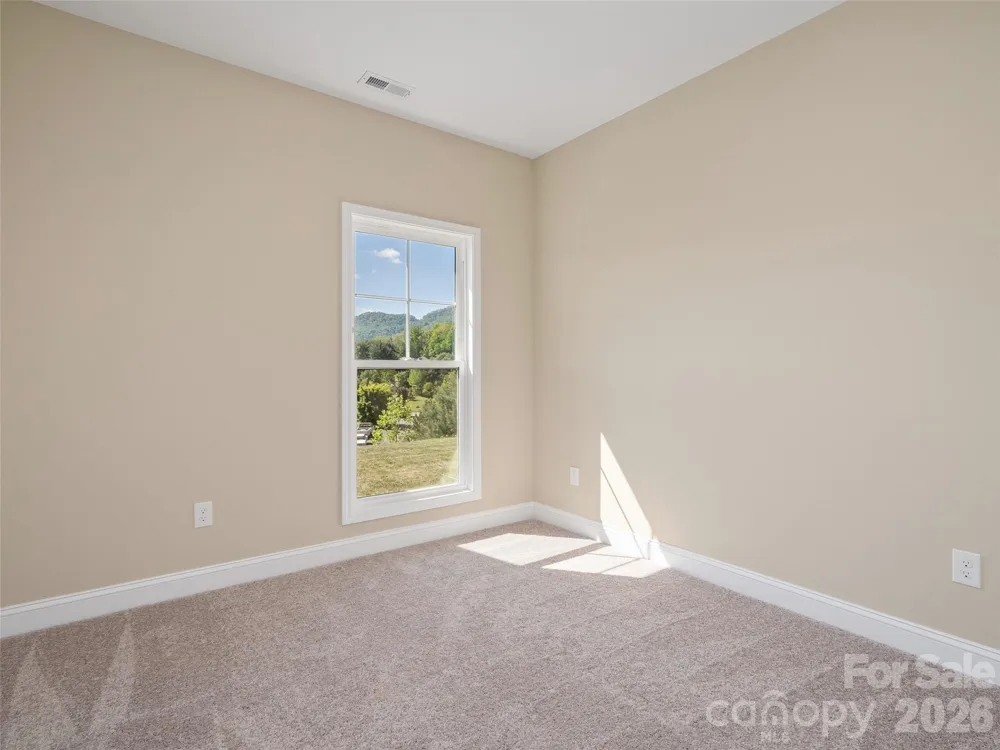 373 Barefoot Ridge Clyde, NC 28721