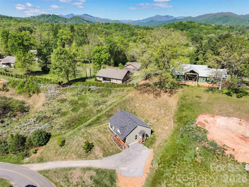 373 Barefoot Ridge Clyde, NC 28721