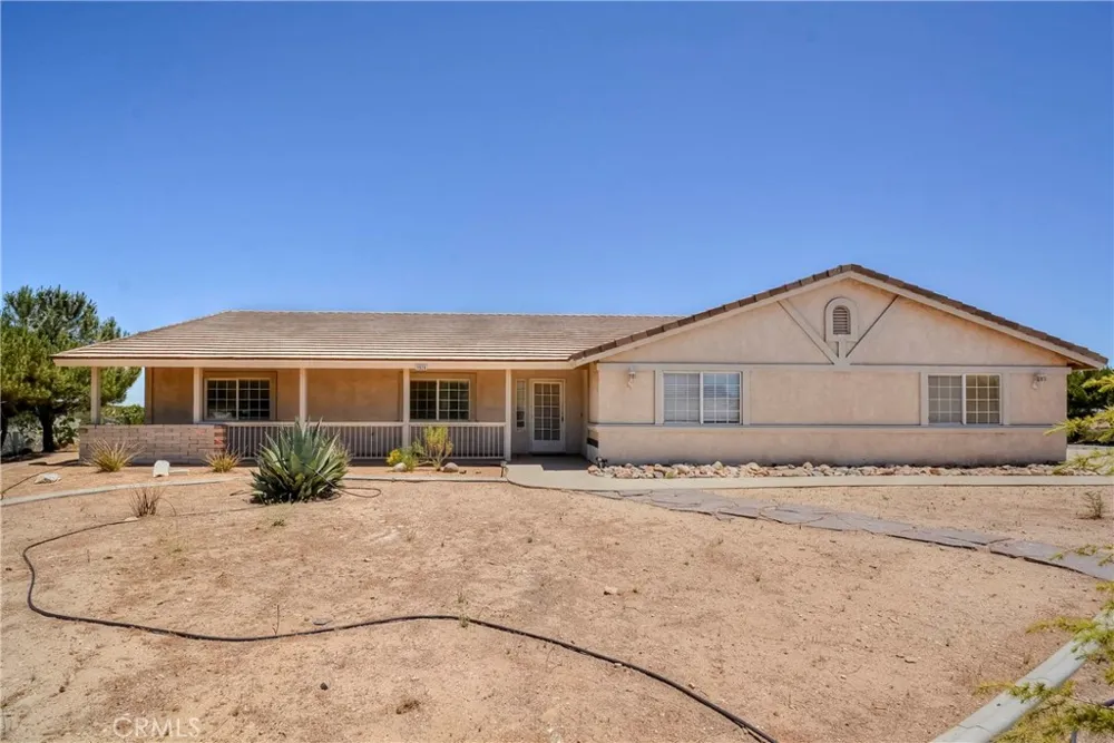 11020 Lantry Oak Hills, CA 92344