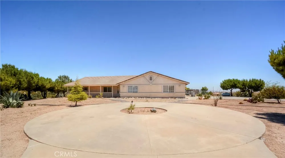 11020 Lantry Oak Hills, CA 92344