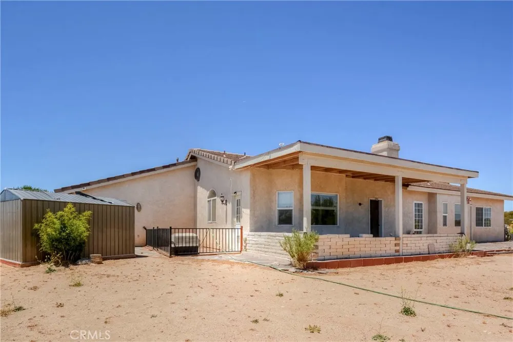 11020 Lantry Oak Hills, CA 92344