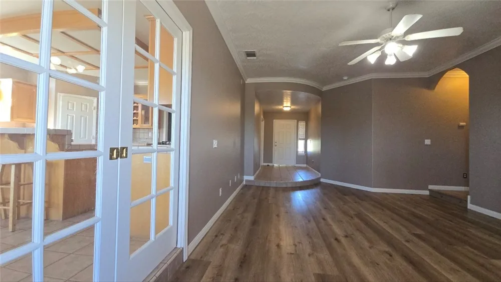 11020 Lantry Oak Hills, CA 92344