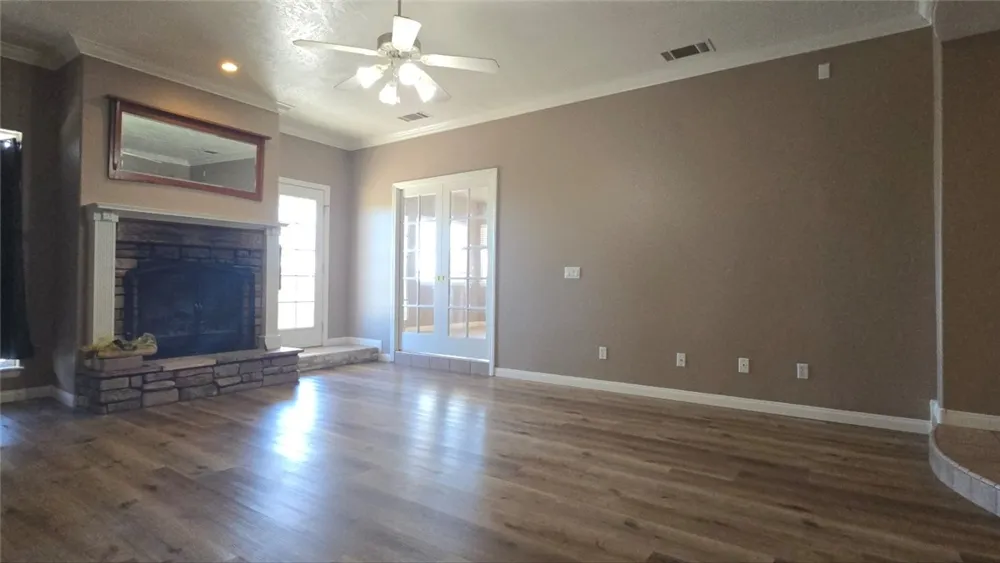 11020 Lantry Oak Hills, CA 92344