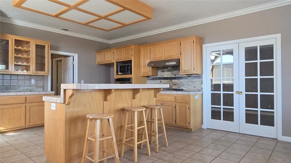 11020 Lantry Oak Hills, CA 92344