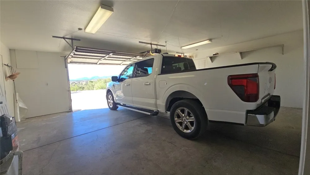 11020 Lantry Oak Hills, CA 92344