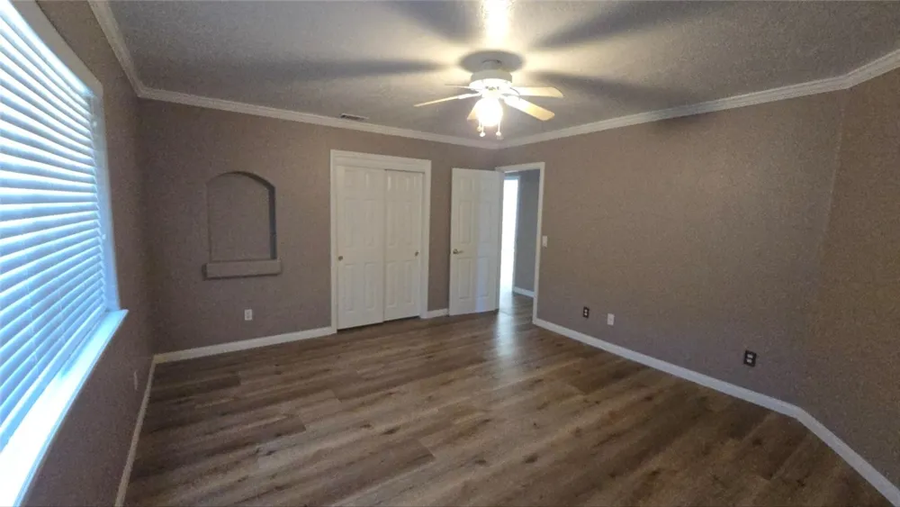 11020 Lantry Oak Hills, CA 92344
