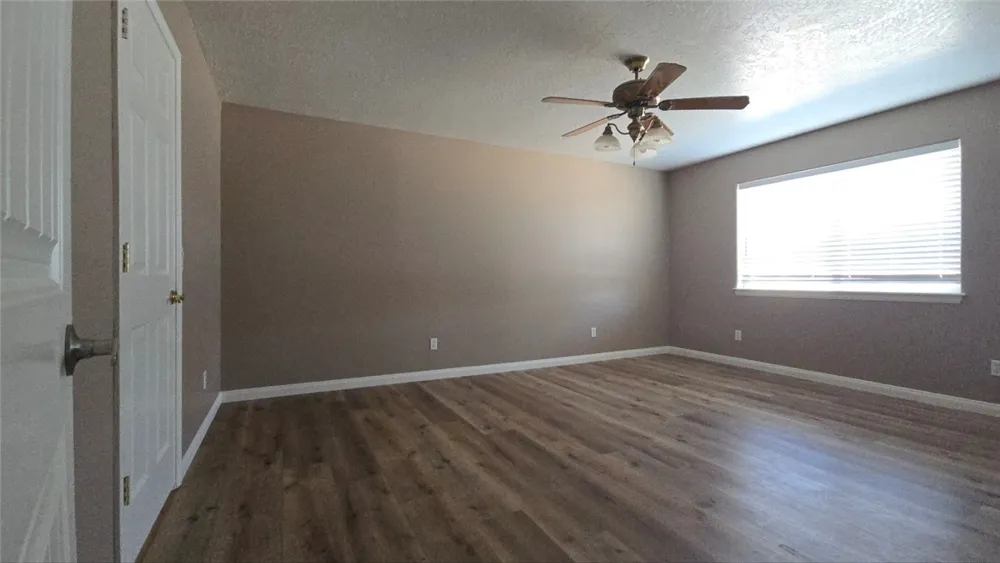 11020 Lantry Oak Hills, CA 92344