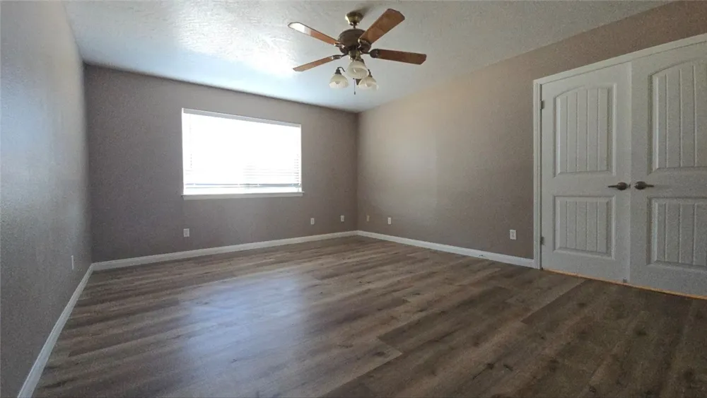 11020 Lantry Oak Hills, CA 92344