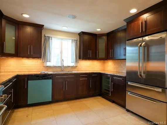 3 Pennsylvania Court Long Beach, NY 11561