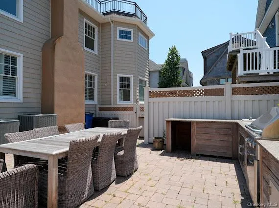 3 Pennsylvania Court Long Beach, NY 11561