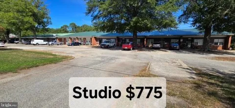 138 HARRY HOGAN ROAD #7