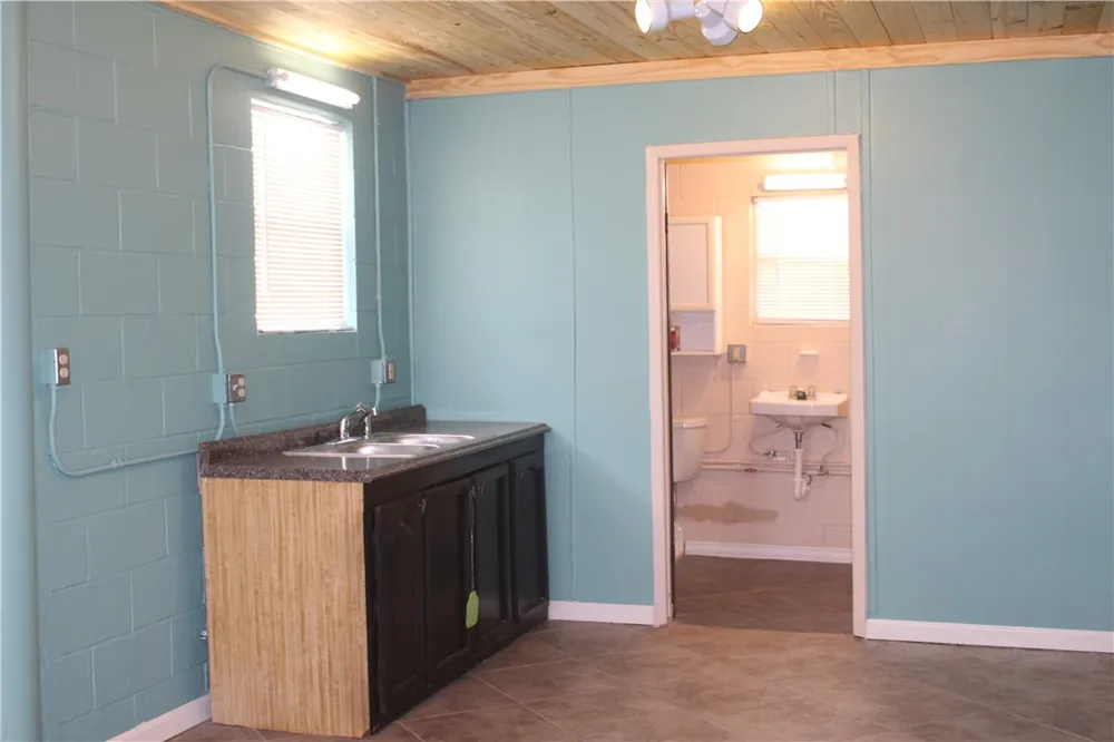 125 Lagarto Ferry Mathis, TX 78368