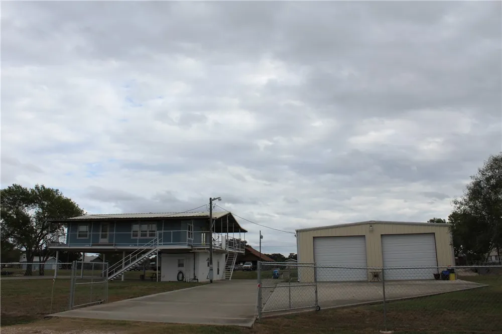 125 Lagarto Ferry Mathis, TX 78368