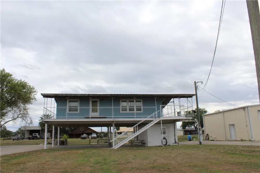 125 Lagarto Ferry Mathis, TX 78368