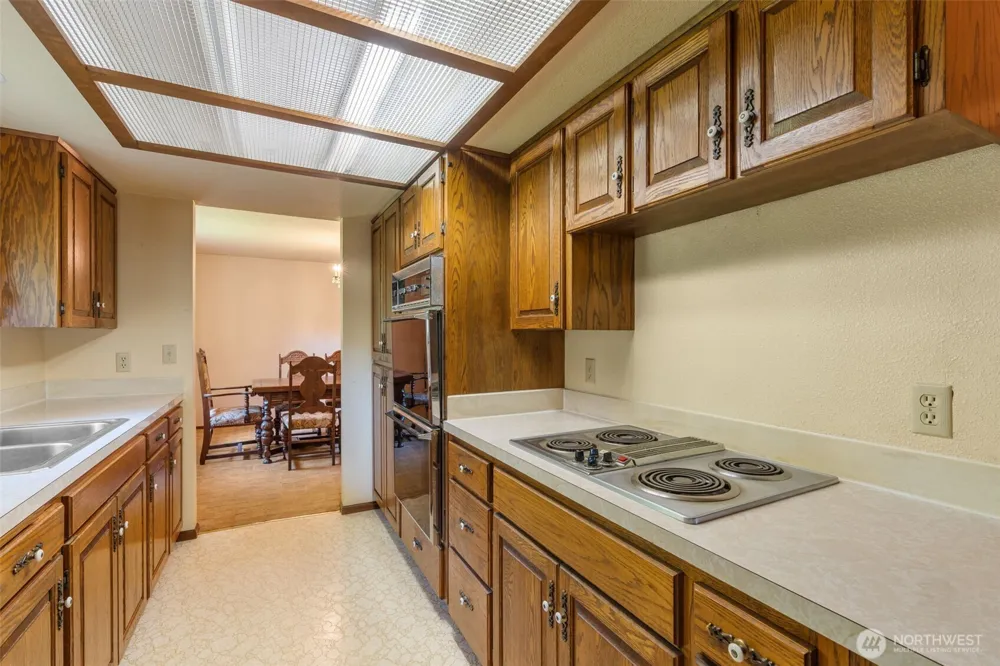 334 Burchett Road Onalaska, WA 98570