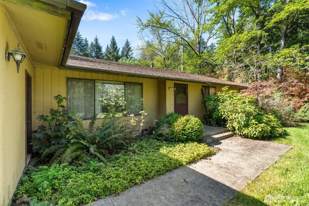 334 Burchett Road Onalaska, WA 98570