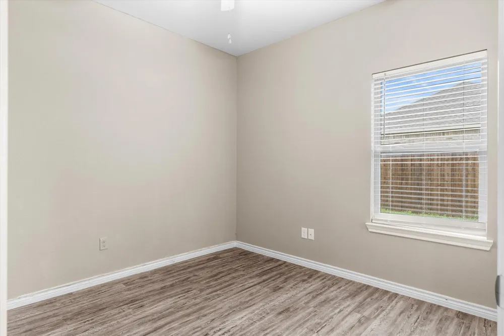 2422 Abigail Lane Mabank, TX 75147