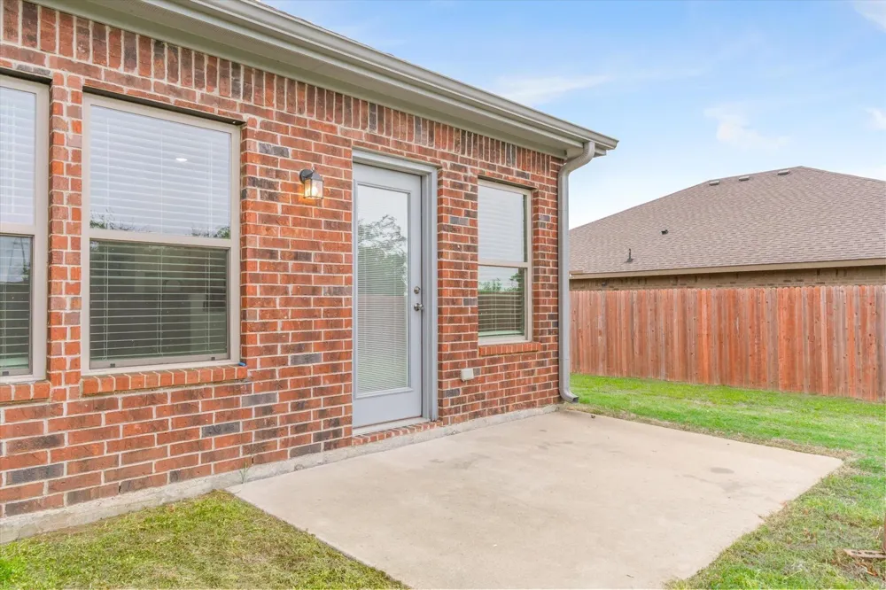 2422 Abigail Lane Mabank, TX 75147