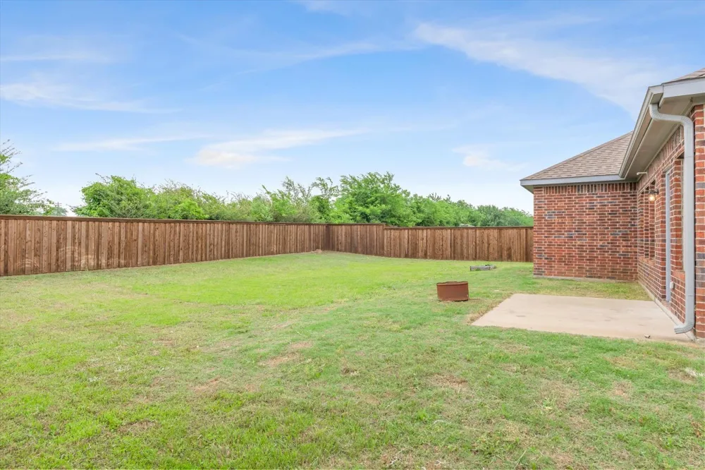 2422 Abigail Lane Mabank, TX 75147