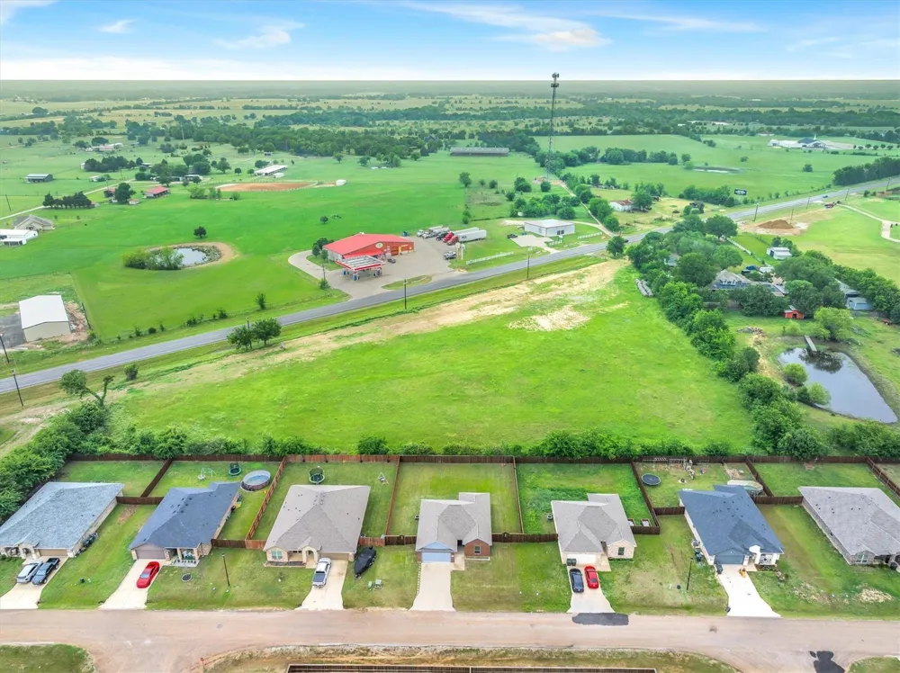 2422 Abigail Lane Mabank, TX 75147
