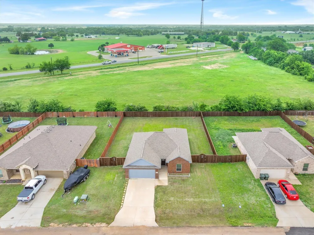 2422 Abigail Lane Mabank, TX 75147