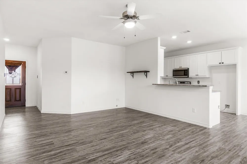 2422 Abigail Lane Mabank, TX 75147