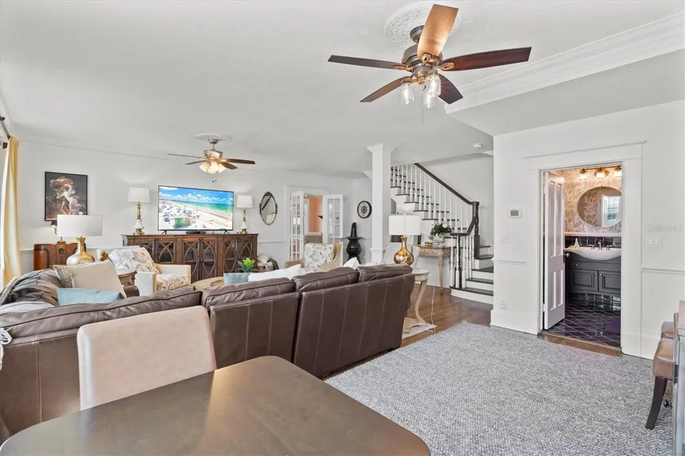 1523 1ST AVENUE W Bradenton, FL 34205