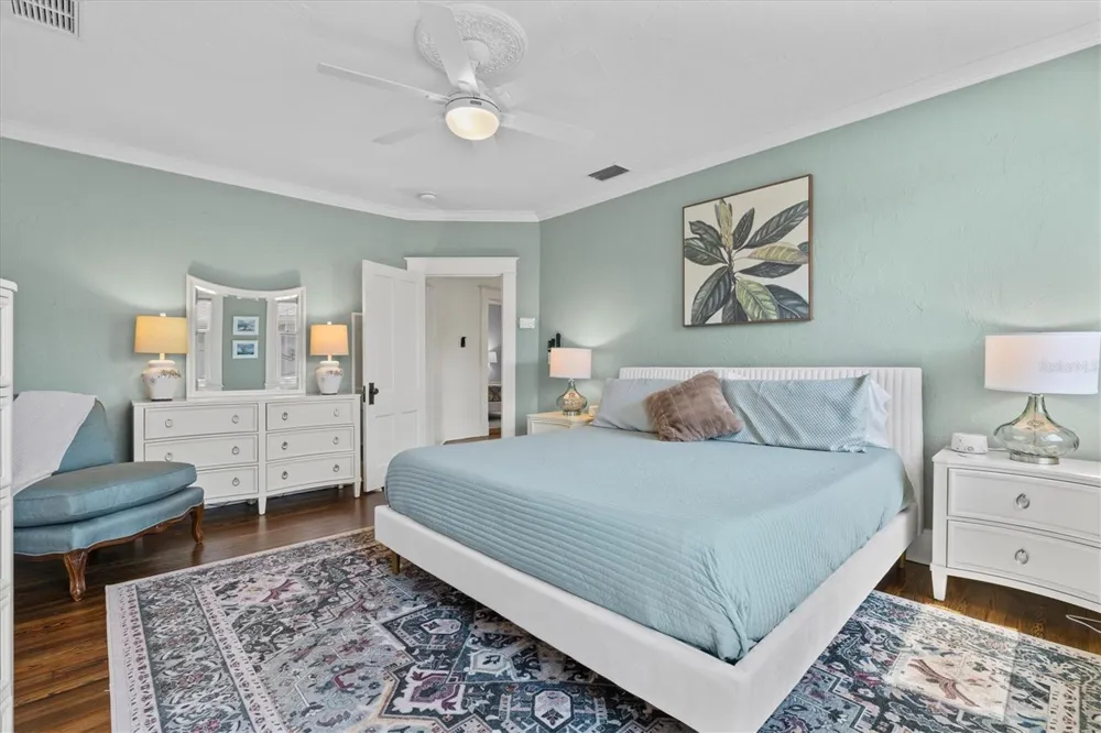 1523 1ST AVENUE W Bradenton, FL 34205