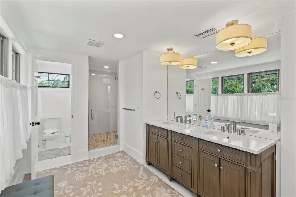 1523 1ST AVENUE W Bradenton, FL 34205