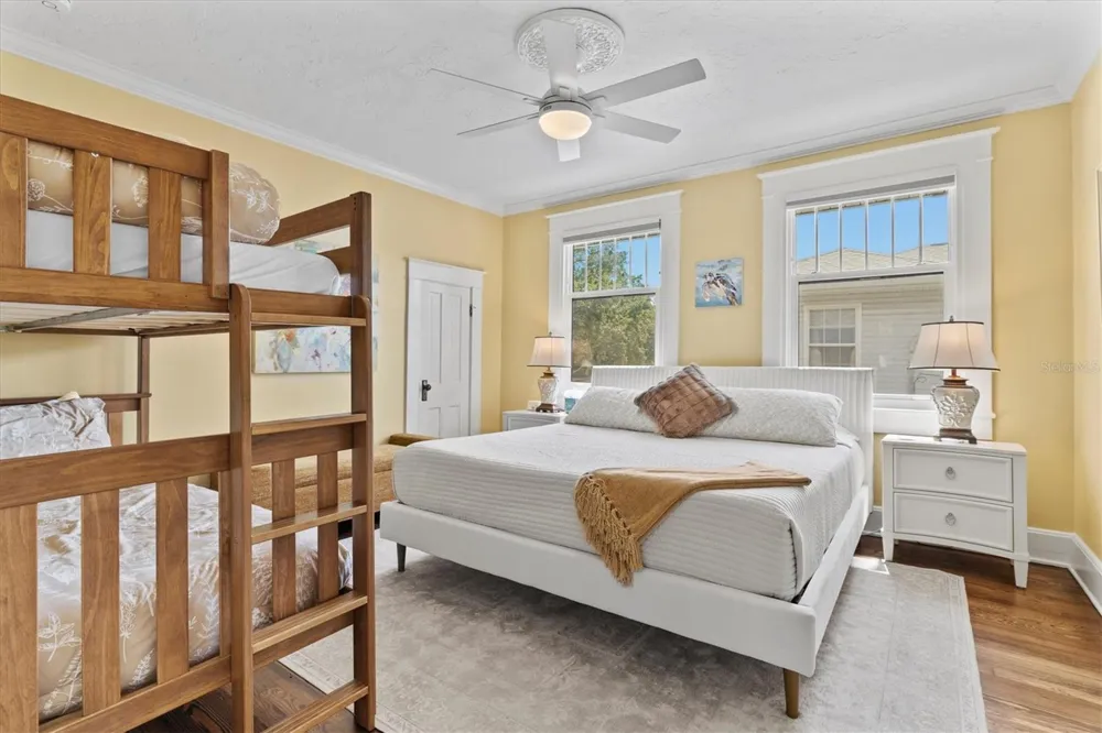 1523 1ST AVENUE W Bradenton, FL 34205