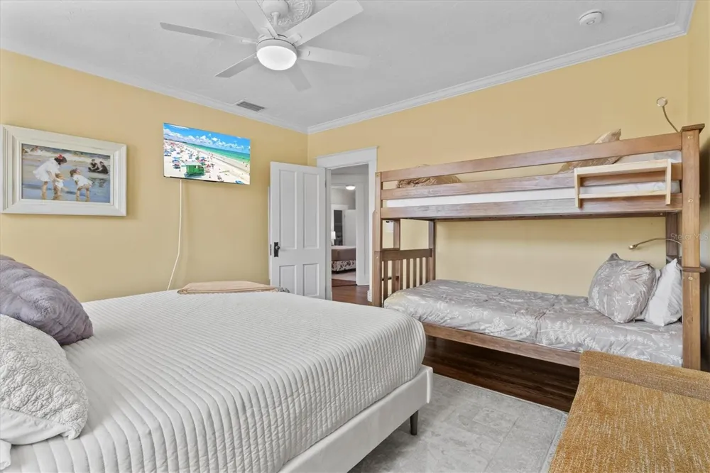 1523 1ST AVENUE W Bradenton, FL 34205