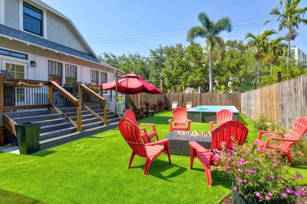 1523 1ST AVENUE W Bradenton, FL 34205