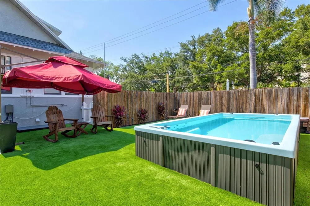 1523 1ST AVENUE W Bradenton, FL 34205