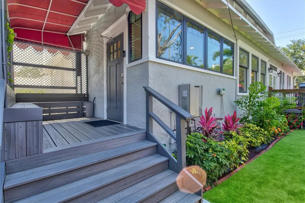 1523 1ST AVENUE W Bradenton, FL 34205