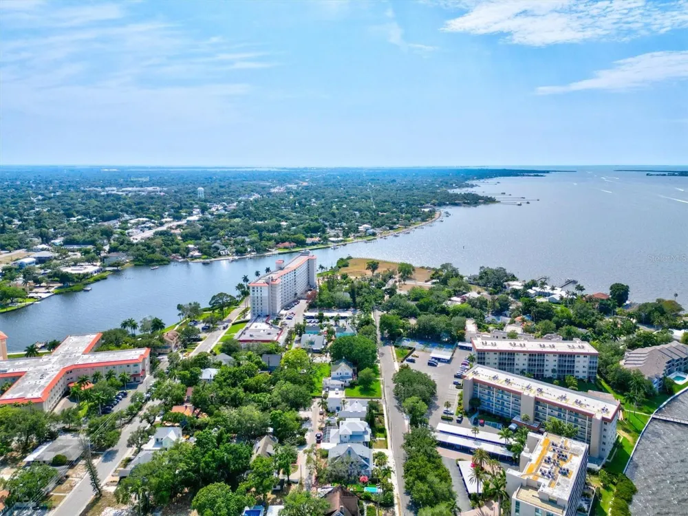 1523 1ST AVENUE W Bradenton, FL 34205