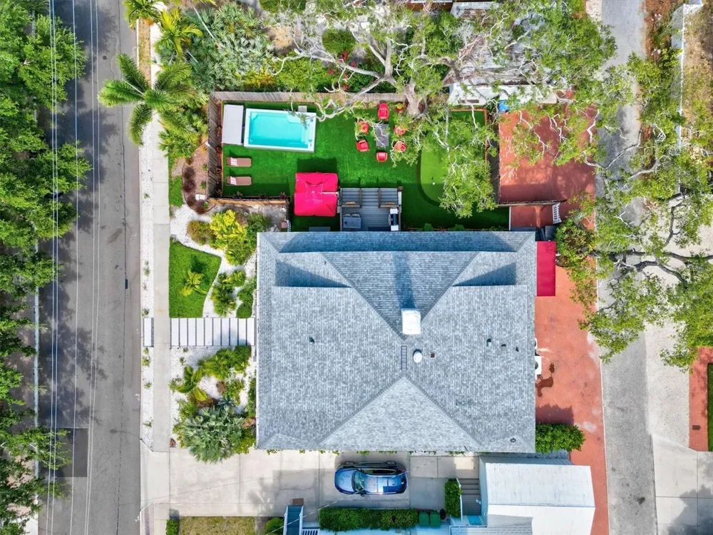 1523 1ST AVENUE W Bradenton, FL 34205