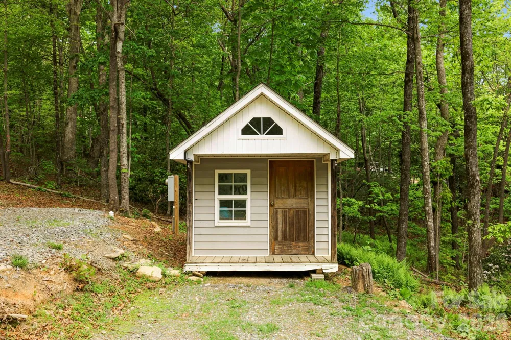 137 Bird Song Road #3 Penrose, NC 28766