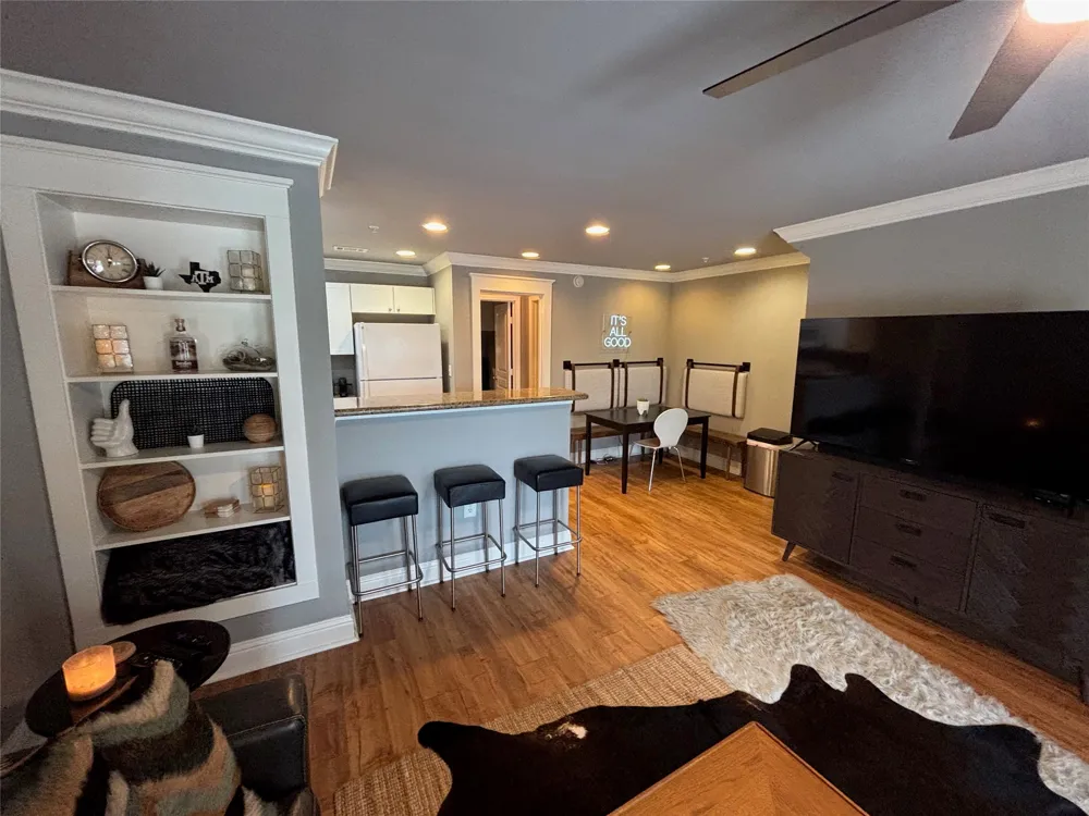 1725 Harvey Mitchell Parkway S #1529 College Station, TX 77840