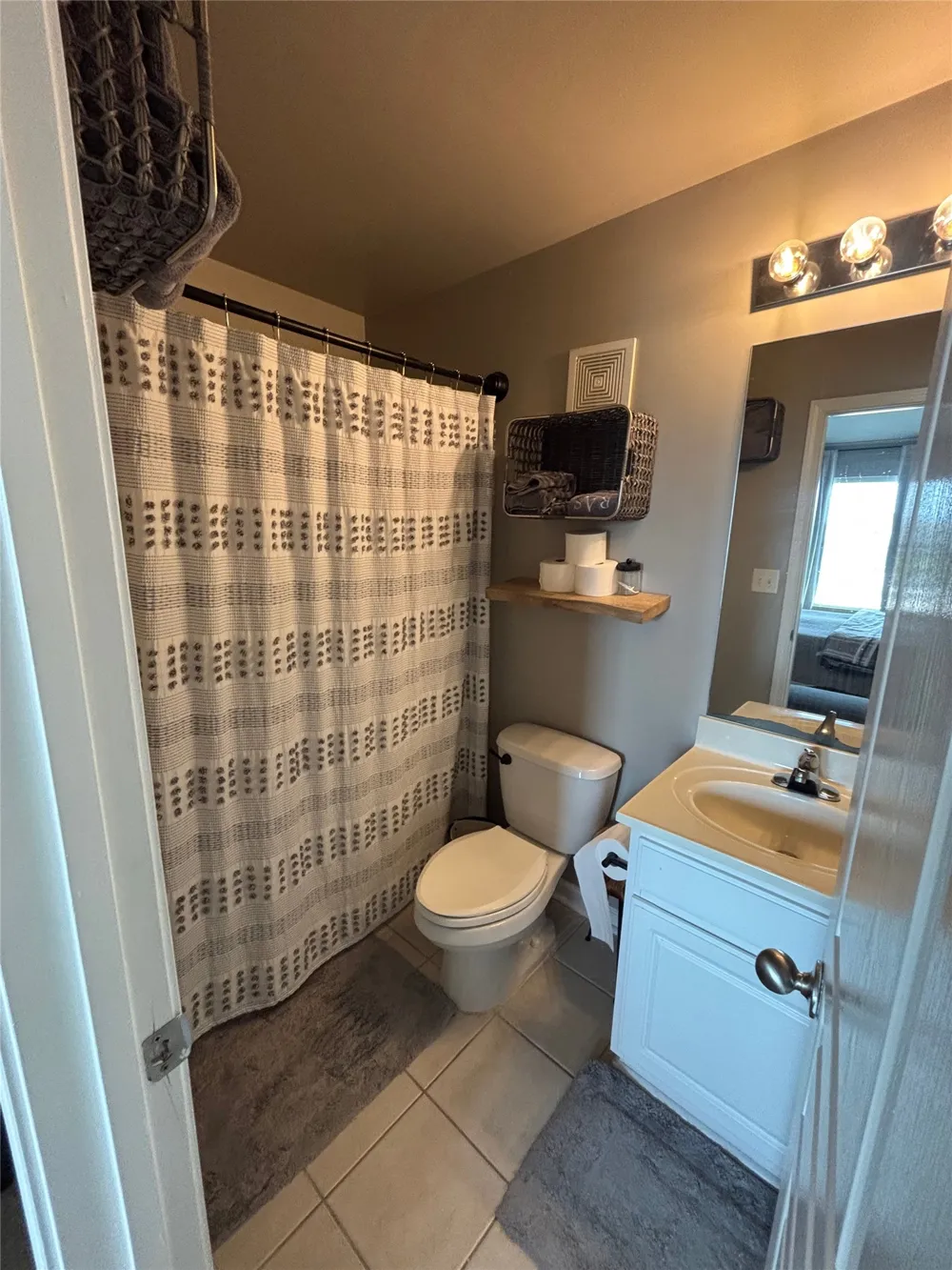 1725 Harvey Mitchell Parkway S #1529 College Station, TX 77840