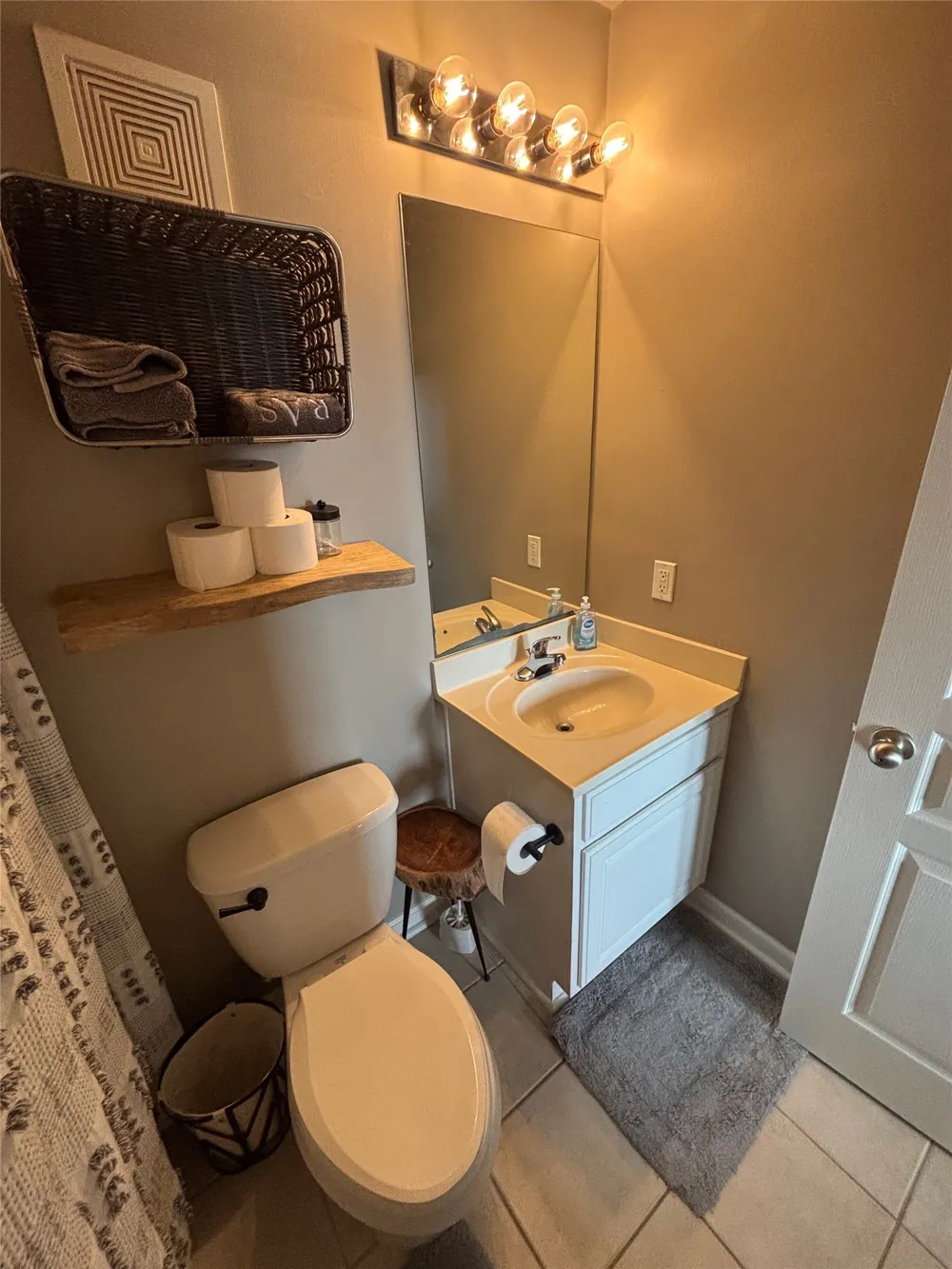 1725 Harvey Mitchell Parkway S #1529 College Station, TX 77840