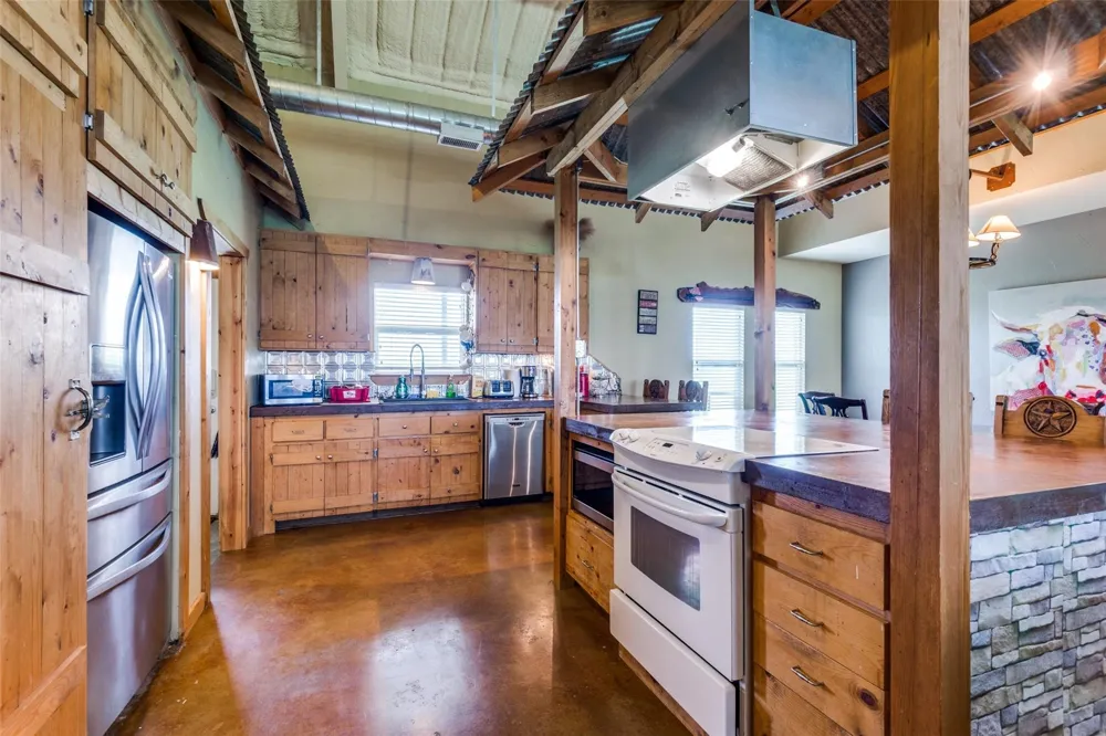 15350 US Highway 380 Krum, TX 76249