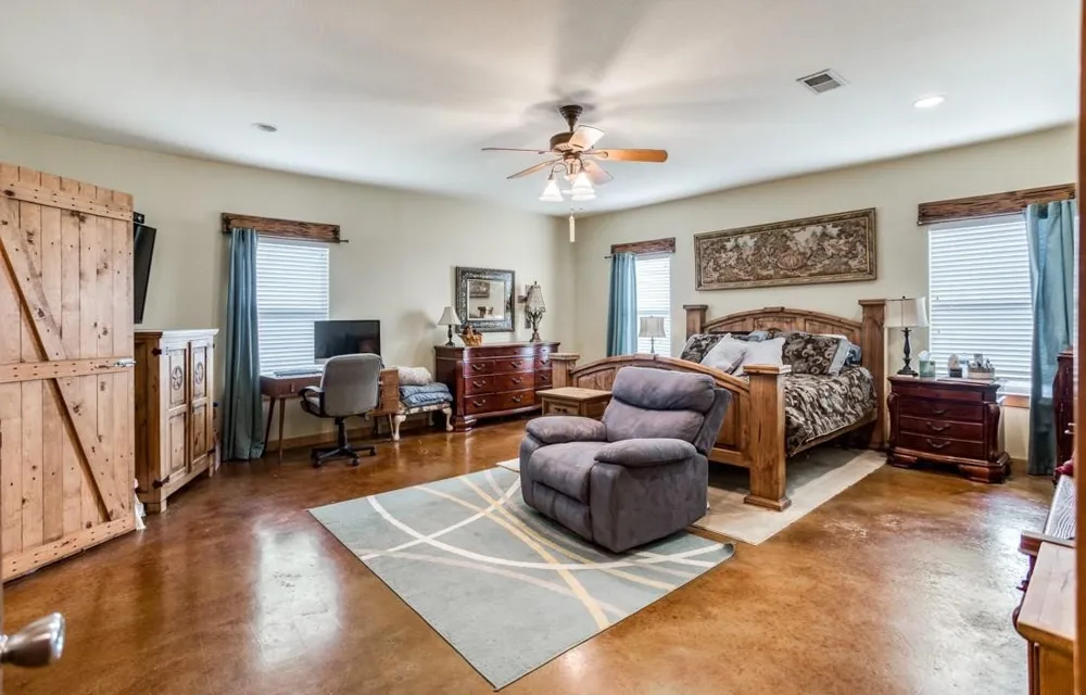 15350 US Highway 380 Krum, TX 76249