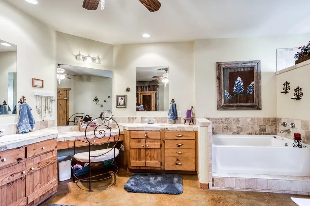 15350 US Highway 380 Krum, TX 76249